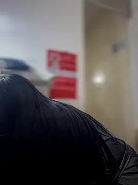 Outdoors-Mia_Khalifa Adlı Modelin Canlı XXX Sohbeti