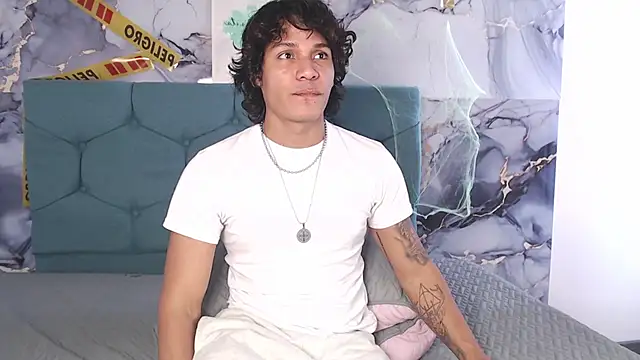 MaximilianRoth Live XXX Chat
