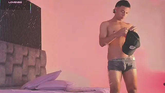 Liamsubtle01のライブXXXチャット