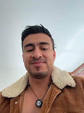 Chat +18 de Chris_Clarck ao vivo