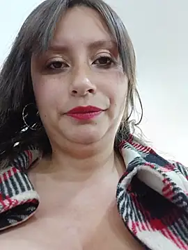 LIA--23 Adlı Modelin Canlı XXX Sohbeti