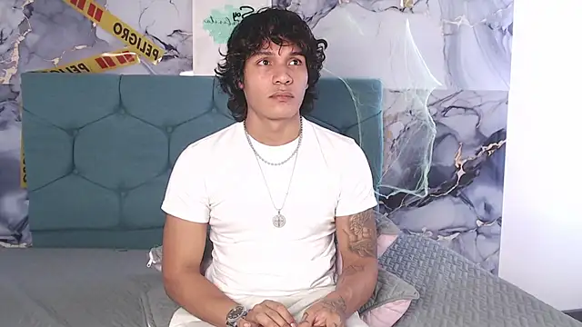 MaximilianRoth Live XXX-Chat