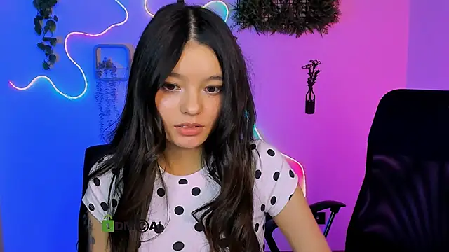 itscharlliee Adlı Modelin Canlı XXX Sohbeti