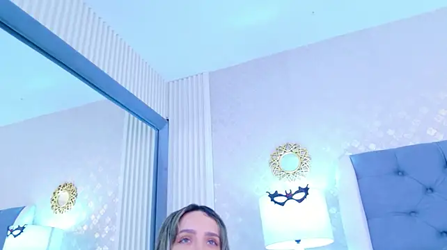 ZoeWilliis Adlı Modelin Canlı XXX Sohbeti