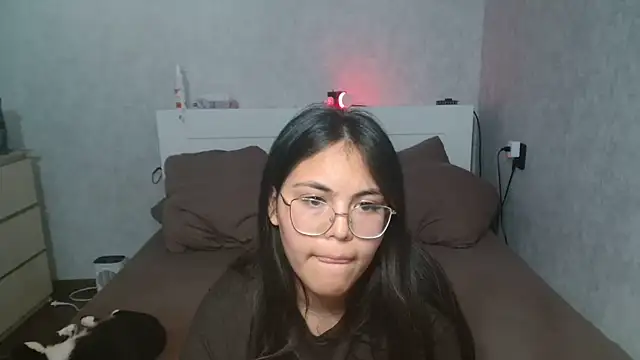 Anda_here Adlı Modelin Canlı XXX Sohbeti