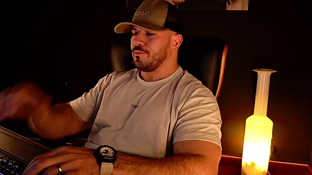 XXX chat uživo modela AngeloEric