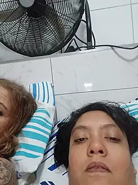 2Juicy_pussy Adlı Modelin Canlı XXX Sohbeti
