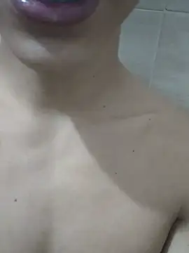 Show modela Manu2468m na web-kameri