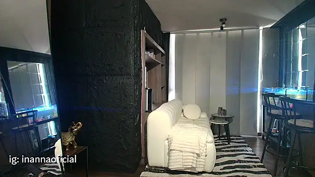 Ambrosia______ Adlı Modelin Canlı XXX Sohbeti