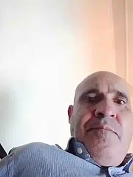 troiettatimido: διαδικτυακό σόου στην κάμερα