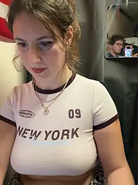Chatroom XXX en direct de LillyFlowerson