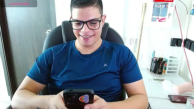 Realjoel01's Live XXX Chat