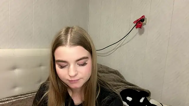 LiviaSmelser Adlı Modelin Canlı XXX Sohbeti