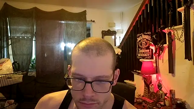 XXX chat uživo modela MasterDaddyCool