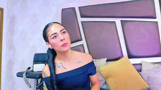 NicoleEsposito Adlı Modelin Canlı XXX Sohbeti
