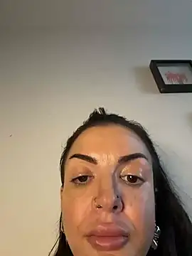 Carlafeet Chat XXX in diretta