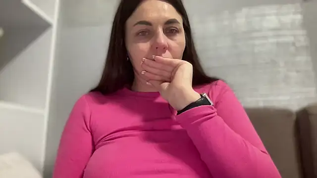 kykla3883 Adlı Modelin Canlı XXX Sohbeti