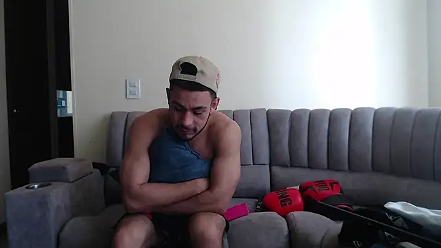 Czat XXX na żywo – Taylor_DiamondBoy
