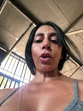 kenia_castro1 Chat XXX live