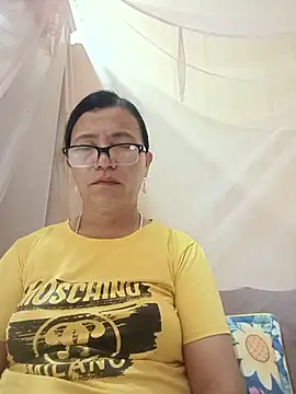 Chat XXX ao vivo de Chilly-wet