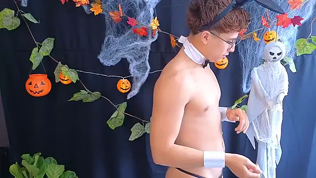 Aaron_Eze Adlı Modelin Canlı XXX Sohbeti