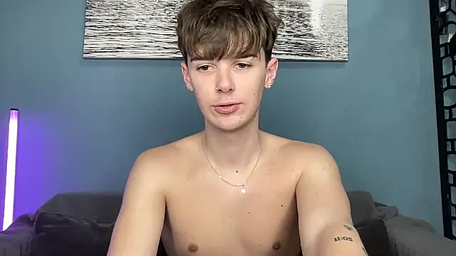 YourMilkyGuy's Live XXX Chat