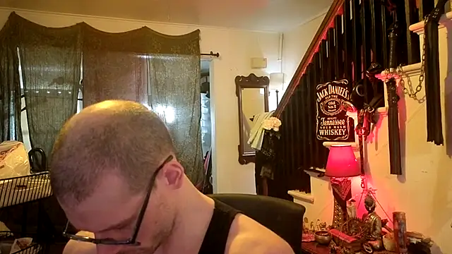 צ'אט XXX בשידור חי של MasterDaddyCool