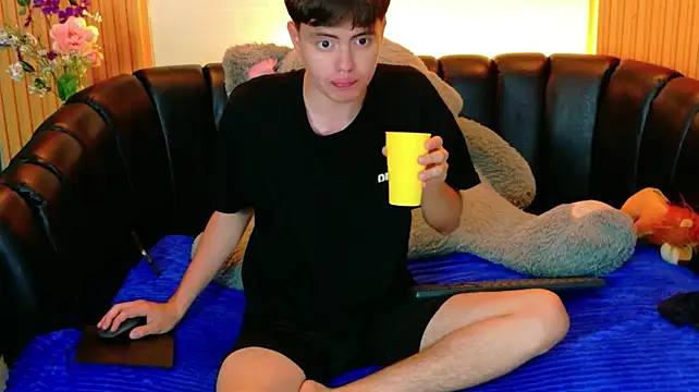 Brian_Montes Chat XXX live