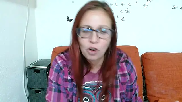 LadyHellene 现场XXX聊天
