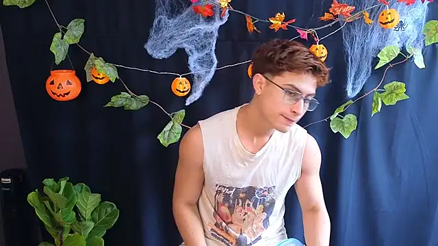 Aaron_Eze Adlı Modelin Canlı XXX Sohbeti