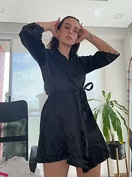nicollett Adlı Modelin Canlı XXX Sohbeti