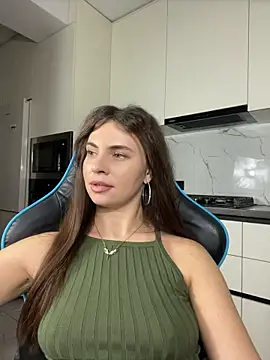 CurlyLara's Live XXX Chat