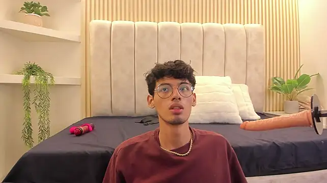 Ethan_Kay élő XXX-chatje