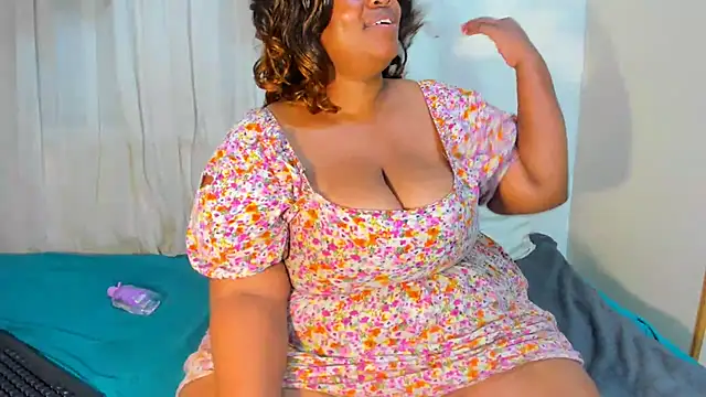 ThickLeeyanaXX Chat XXX in diretta