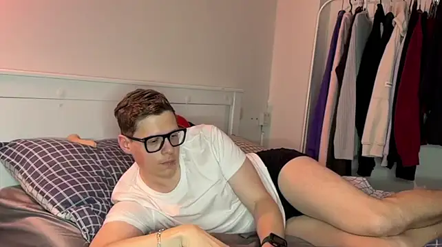 daniel-below Live XXX Chat