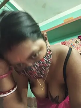 priya_bindass élő XXX-chatje