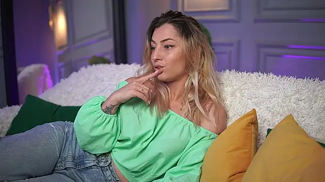 MichelleJo Live XXX-Chat