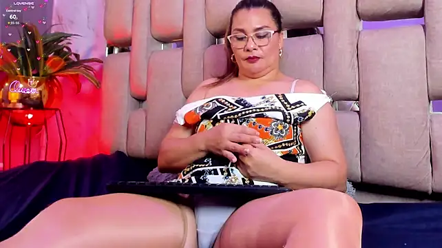 Chatroom XXX en direct de Anna-Sousa