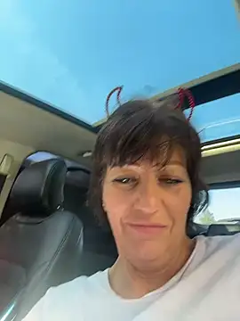 MilfOfDreams' Live XXX Chat