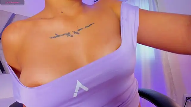 Chatroom XXX en direct de CarolineFyre