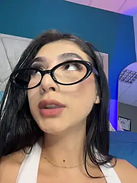 XXX chat uživo modela BadLilAngelXXX