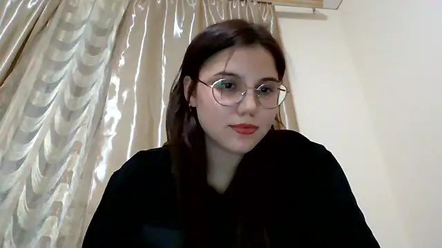 Aurora_Breeze Adlı Modelin Canlı XXX Sohbeti