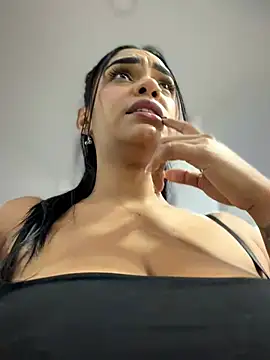 Chatroom XXX en direct de Sara-77