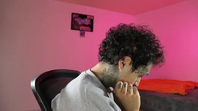 Chat XXX Live trieone