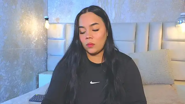 EmilyQueen3x's Live XXX Chat