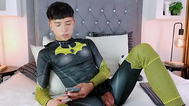 Chat +18 de Keen_Nico ao vivo