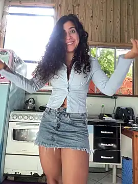 deusaludovica Adlı Modelin Canlı XXX Sohbeti