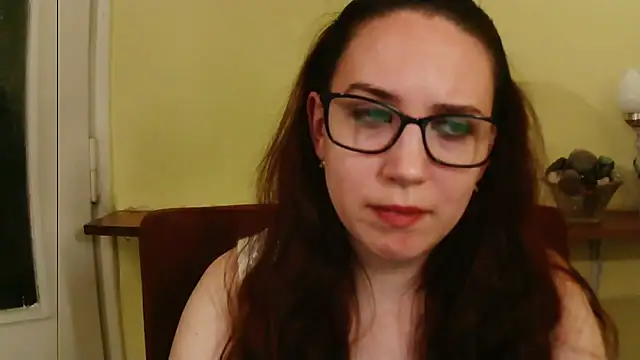 EmilyHotAngel Adlı Modelin Canlı XXX Sohbeti