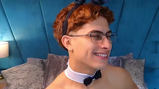 Czat XXX na żywo – Aaron_Eze