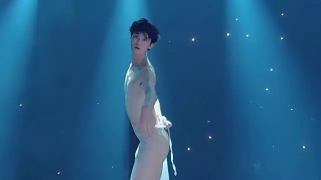 צ'אט XXX בשידור חי של TNT-888